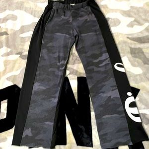 PINK VS Boyfriend Pants Size Small Camo-black